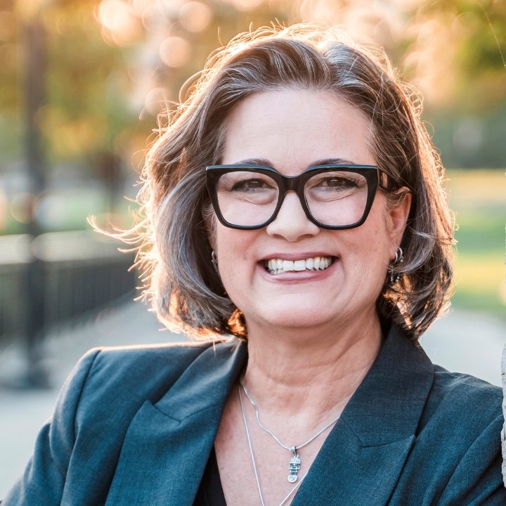 Chel Hamilton, founder and hypnotherapist at Columbus Ohio Hypnosis